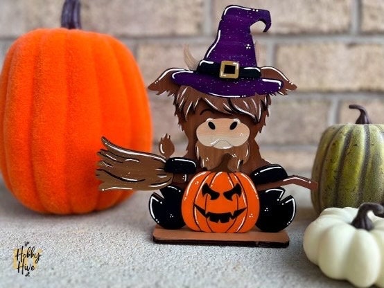 Halloween Highland Cow Desk Decor