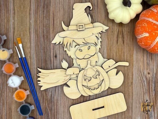 Halloween Highland Cow Desk Decor