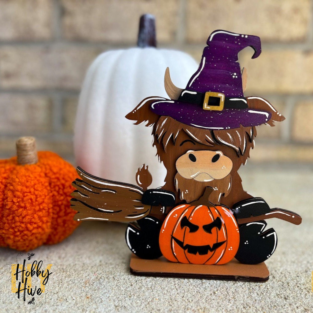 Halloween Highland Cow Desk Decor