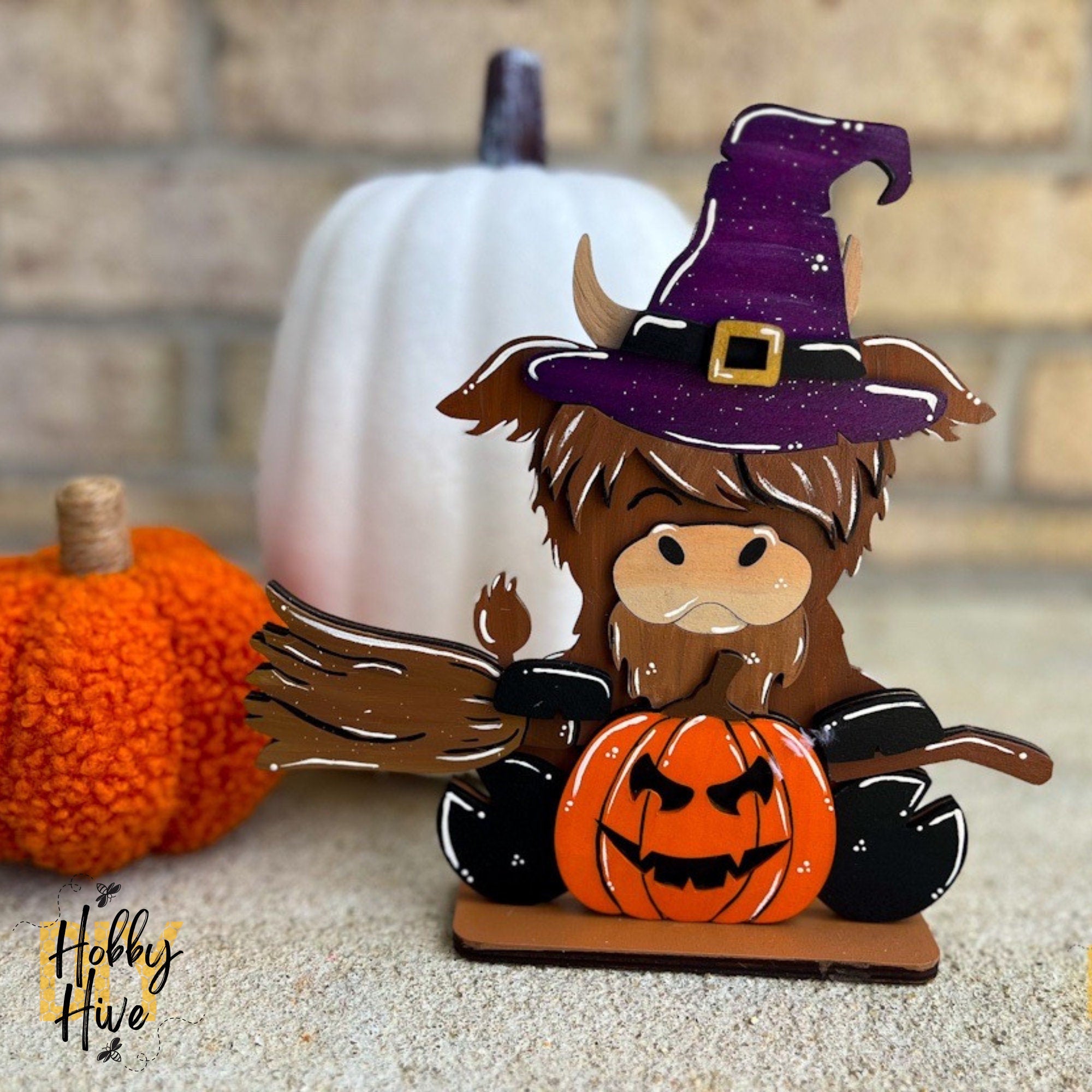 Halloween Highland Cow Desk Decor