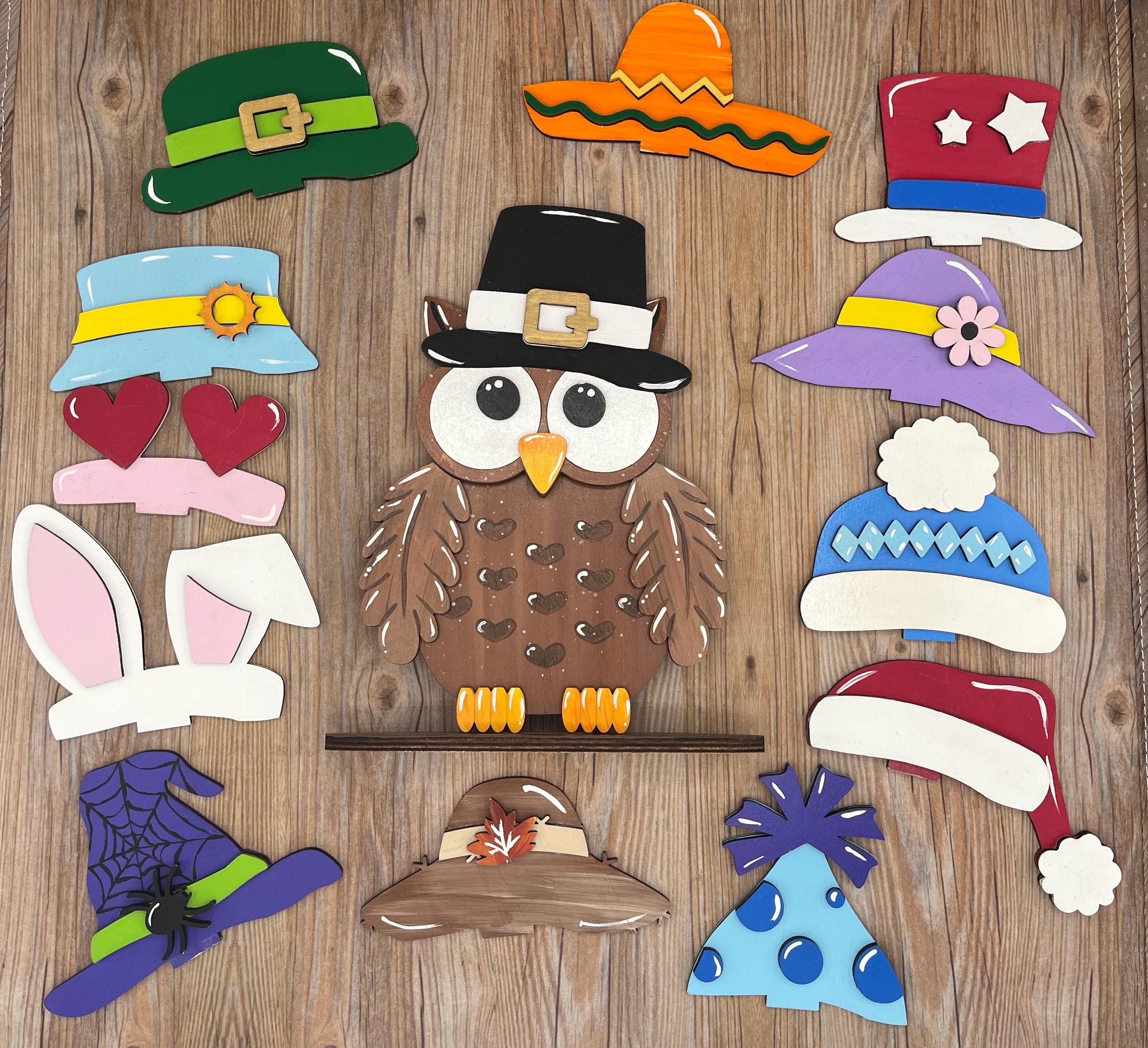 Barn Owl Interchangeable Sign with Holiday Hats