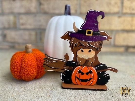 Halloween Highland Cow Desk Decor