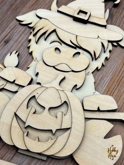 Halloween Highland Cow Desk Decor