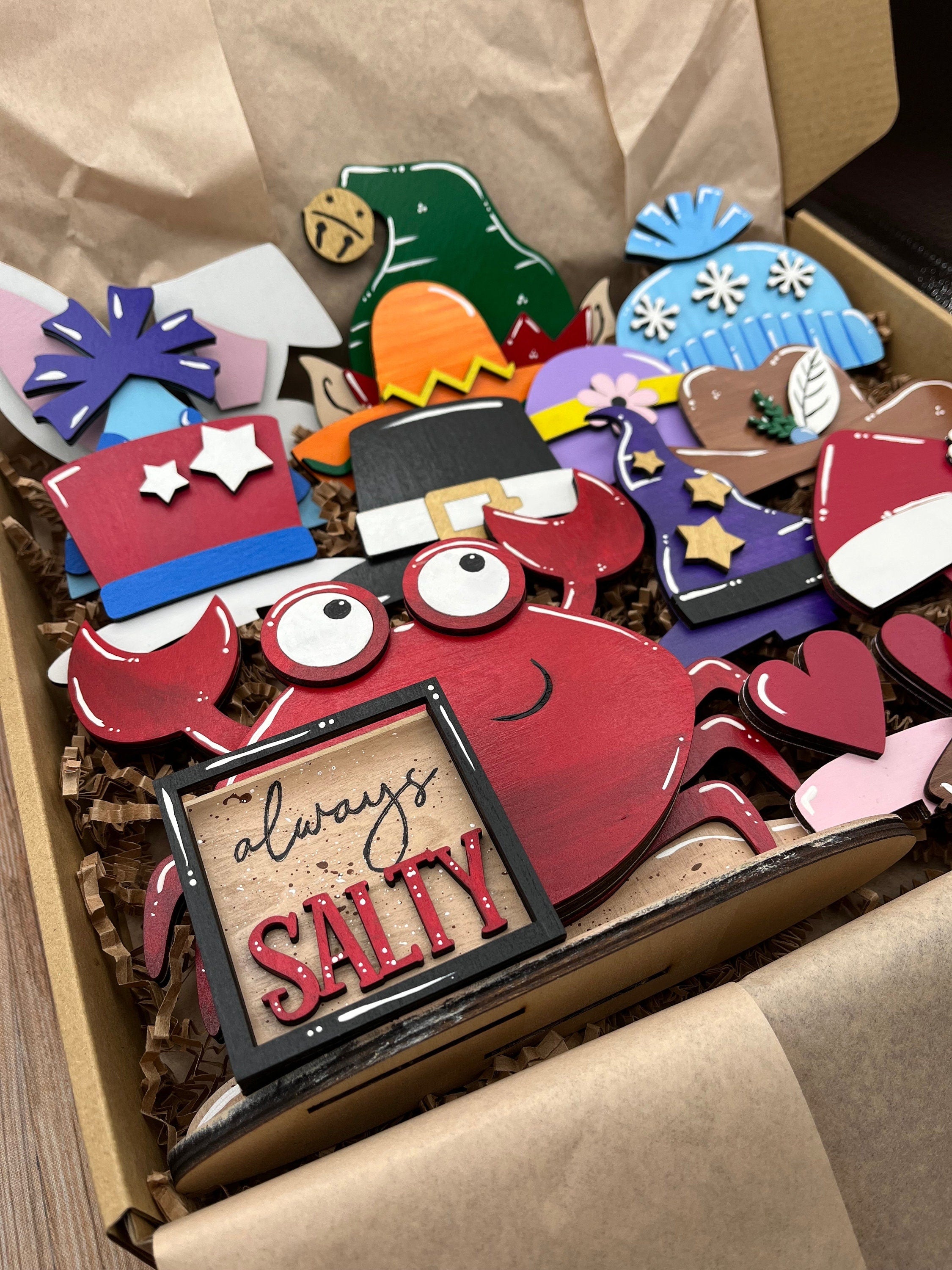 Crab Interchangeable Desk Buddy with Interchangeable Holiday Hats